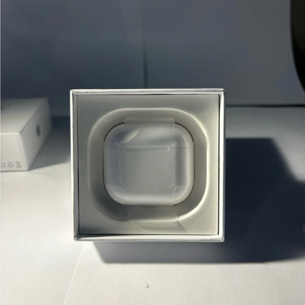 Apple Airpod 4th generation ANC